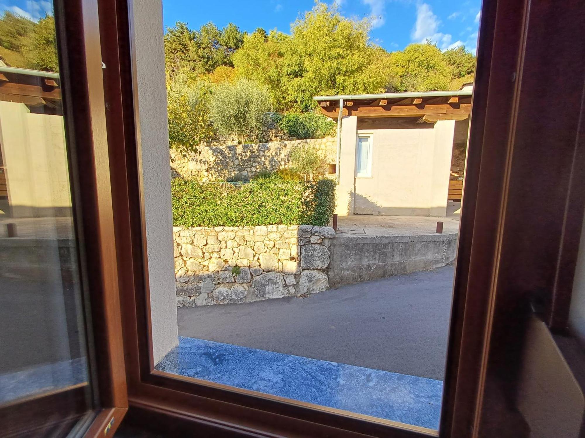Apartmaji Tanto Malovse Crnice Bagian luar foto