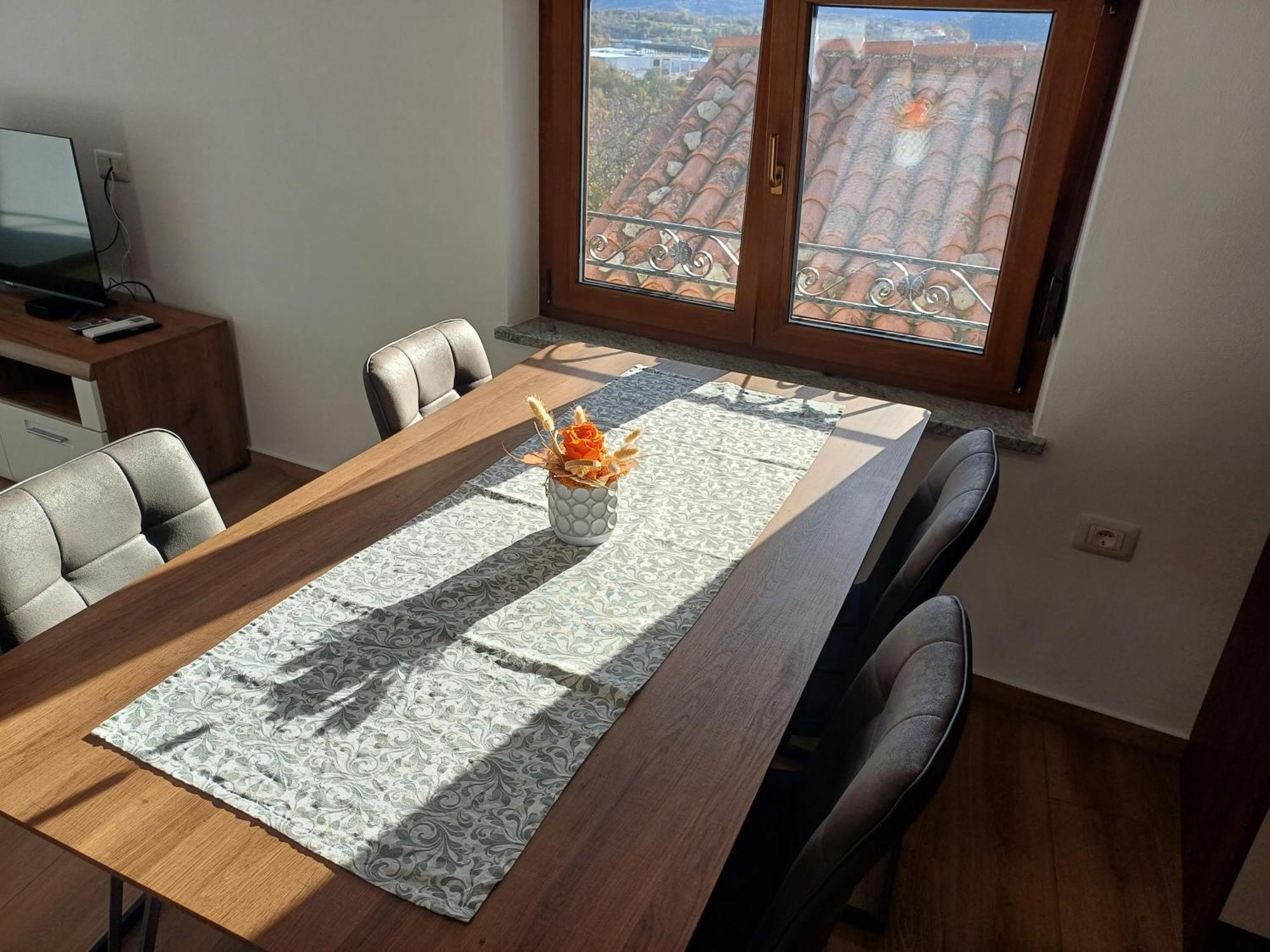 Apartmaji Tanto Malovse Crnice Bagian luar foto
