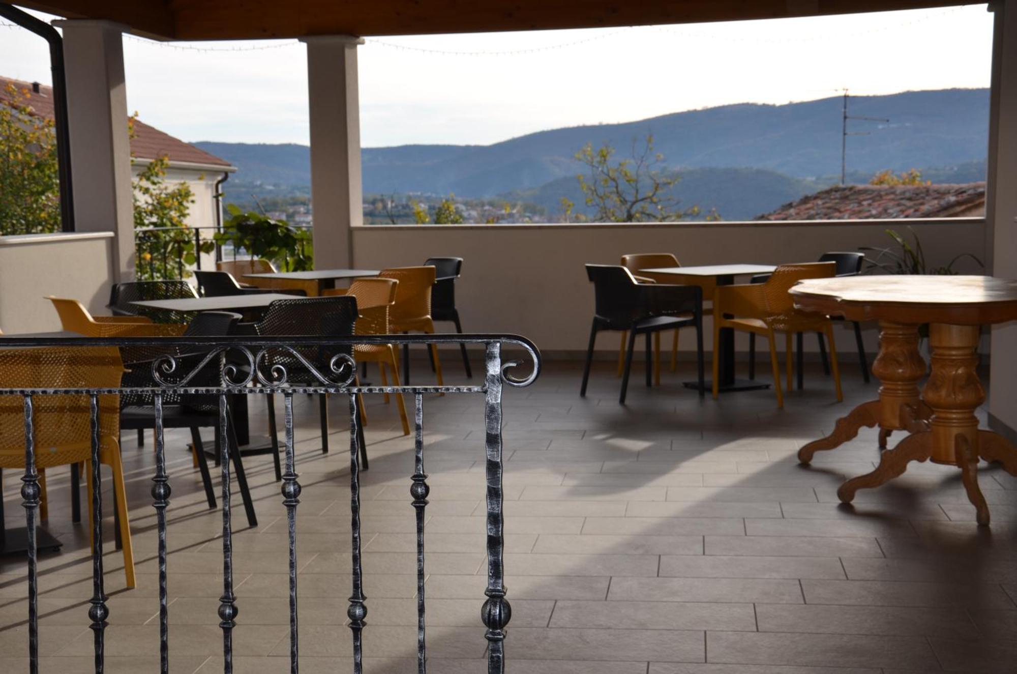 Apartmaji Tanto Malovse Crnice Bagian luar foto